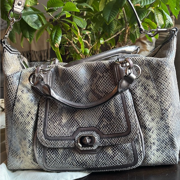Coach Handbags - RARE🔥AUTHENTIC COACH 1961 leather Snakeskin metallic leather zip shoulder